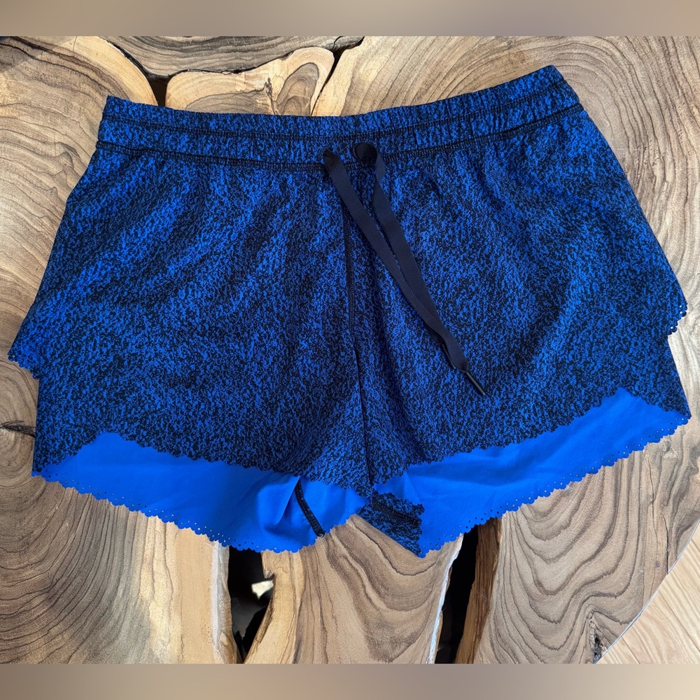 Lululemon Shorts Size 6
